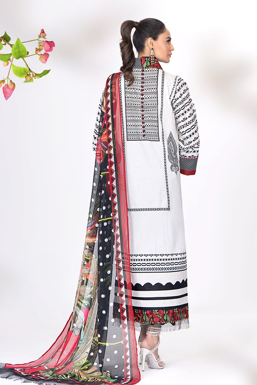 AMIRAH (luxury lawn)-3PC-UNSTITCHED